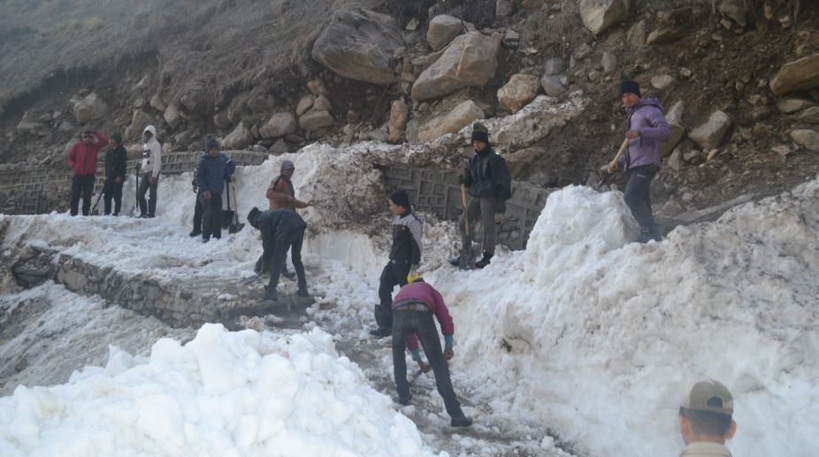 NIM removing snow from trek route to Kedarnath